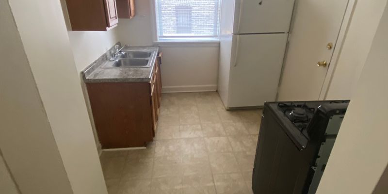 Chicago Apartment: 5001 W. Monroe Ave.