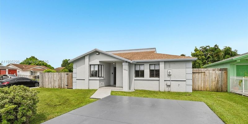 Miami House: 12237 SW 193rd St