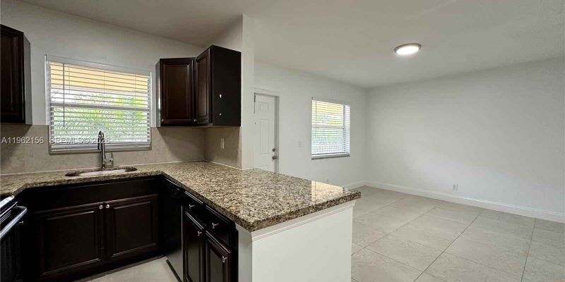 Wilton Manors Apartment: 2640 NE 8th Ave