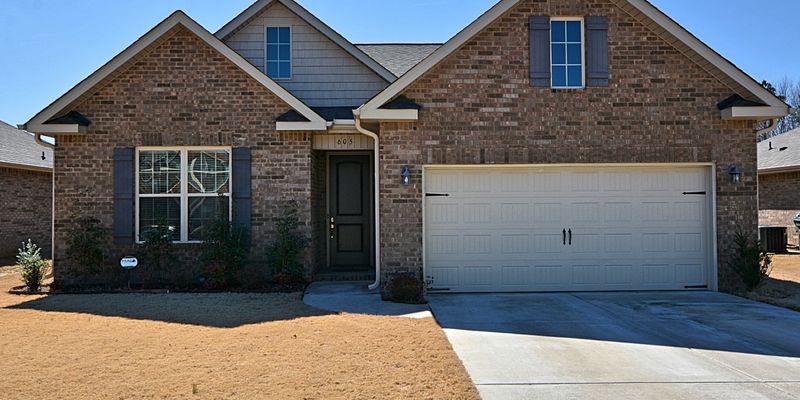 Madison House: 605 Summerdawn Pl