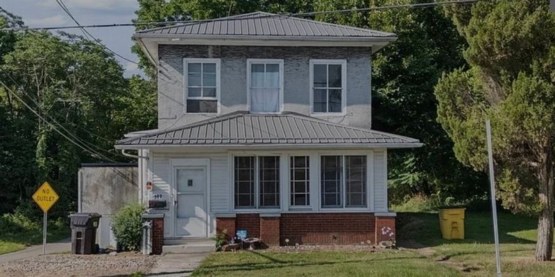 Mansfield Apartment: 367 Springmill St