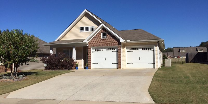 Calera House: 105 Rossburg Dr