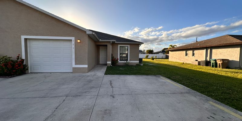 Cape Coral House: 642 SE 13th Ct