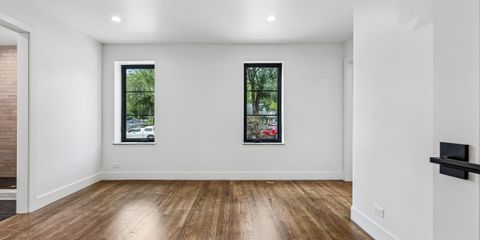 41-web-or-mls-669 E. 8th ave -41.jpg