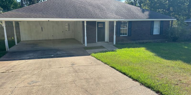 West Monroe House: 106 Sandhurst Cir