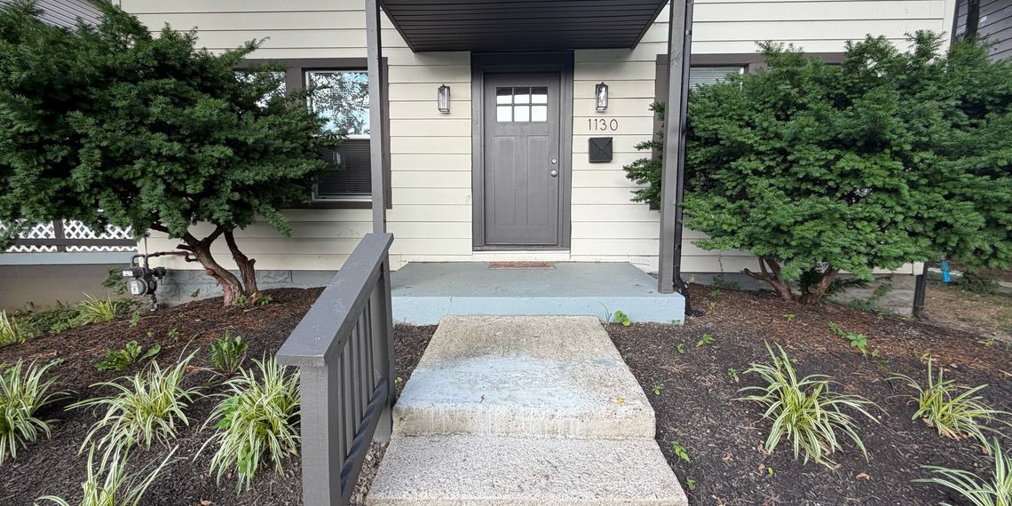 1130 Wilson Ave photo 3