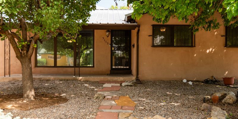 Albuquerque House: 3112 California St NE