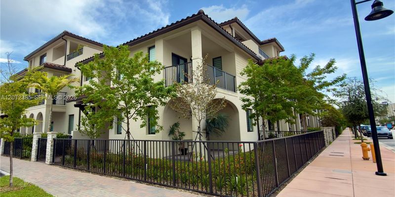 Doral House: 8388 NW 49th St #8388