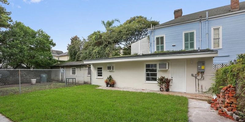 New Orleans Apartment: 1724 Constantinople Street