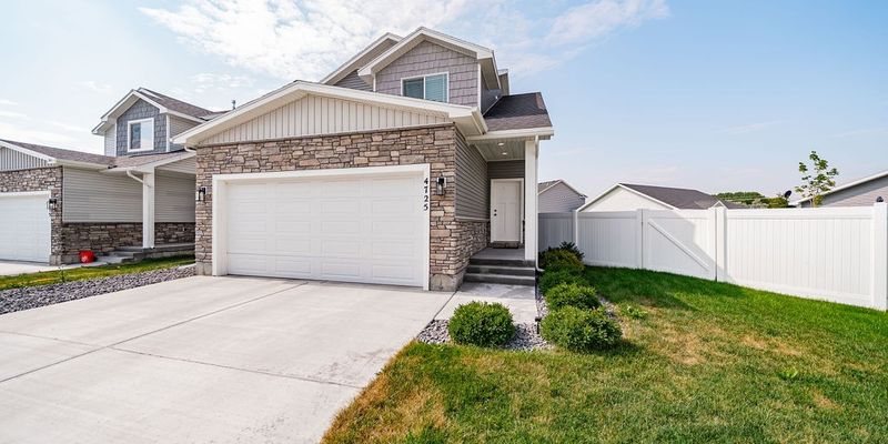 Idaho Falls House: 4725 Witts End Wy