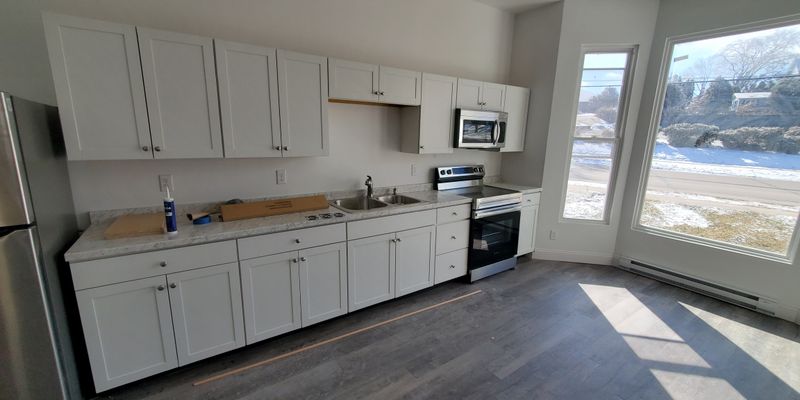 Dubuque Apartment: 308 Hill St