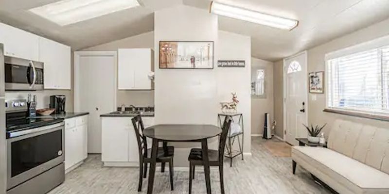 Idaho Falls House: 330 N Holmes Ave