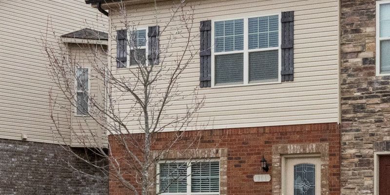 Clarksville House: 106 Whitman Crossing