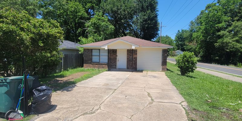Monroe House: 3713 Gayton St