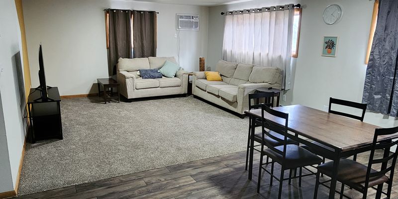 Bismarck Apartment: 1110 N 17th St
