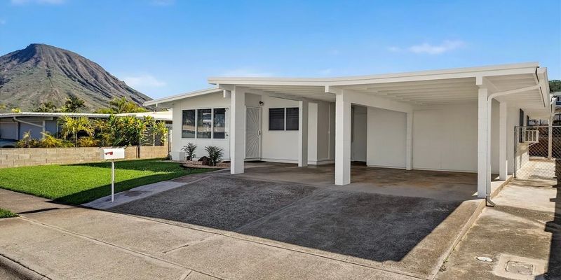 Honolulu House: 309 Hanakapiai St