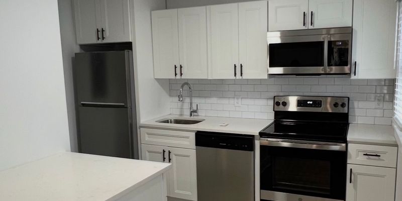 Bristol Apartment: 185 Laurel Street
