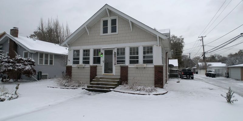 Lansing House: 3217 Ann St
