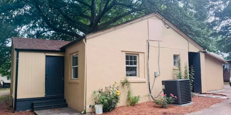 Gainesville House: 26 Rider Drive