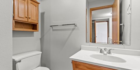 19-157 937 23rd Ave.jpg