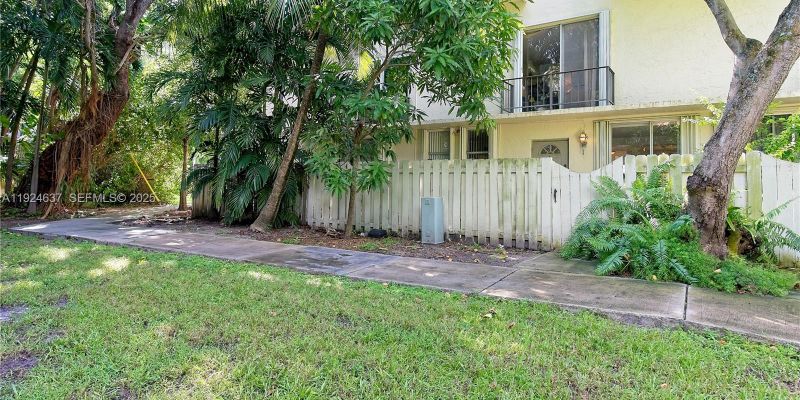 Miami Condo: 1655 NE 115th St