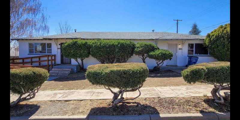 Silver City House: E 22nd St