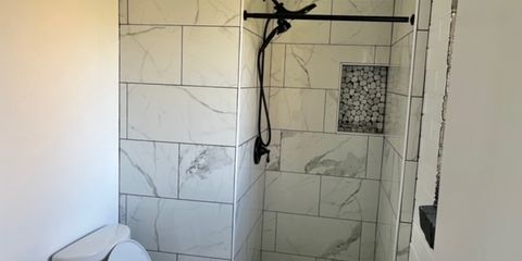 Bathroom 2.jpg