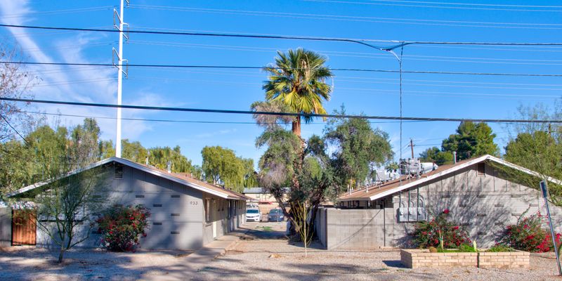 Tempe Townhome: 933 S Farmer Ave