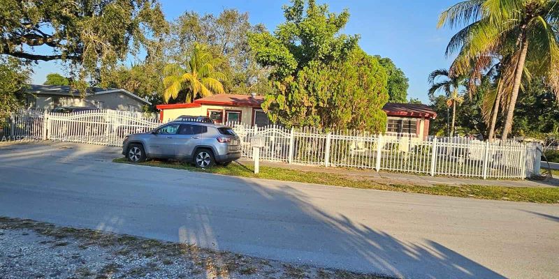 Miami House: 19601 NE Miami Ct