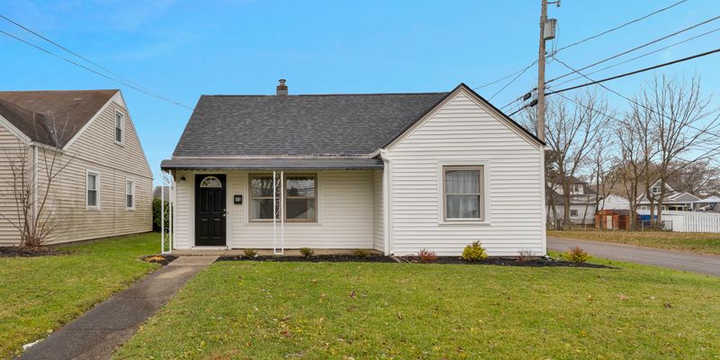 Youngstown House: 98 N Navarre Ave