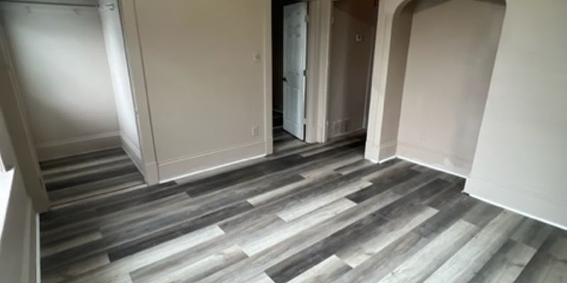 Milwaukee Apartment: 2452 S 17th St