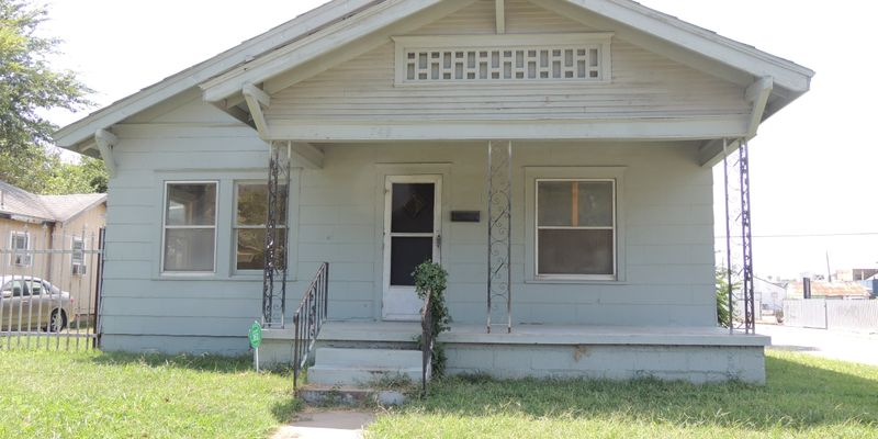 Tulsa House: 748 N Atlanta Ave