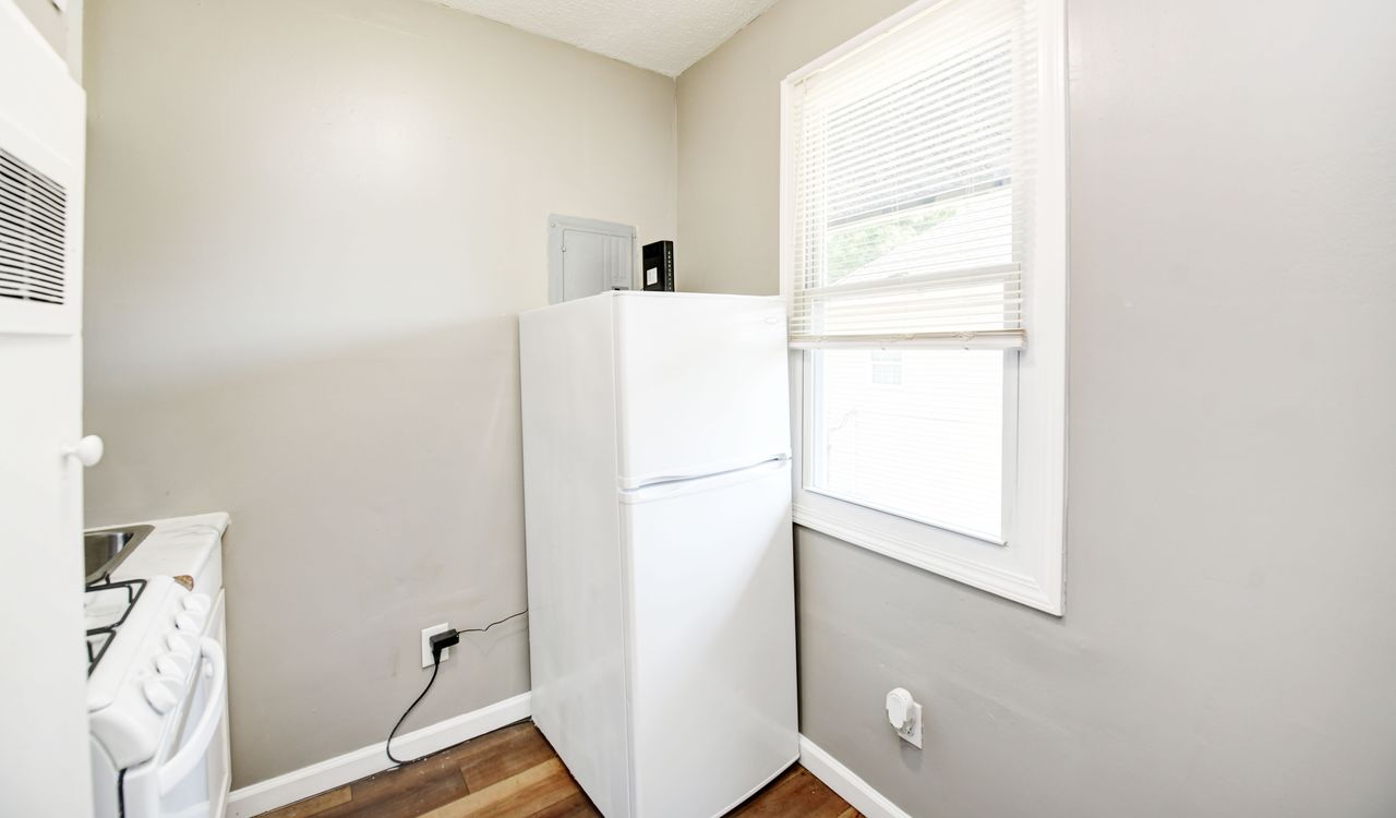 366 Wrexham Ave 366 1-2 photo 6