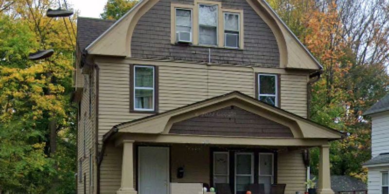 Kent House: 214 Sherman St, Kent, OH 44240