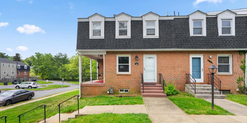 Upper Marlboro House: 81 Watkins Park Dr