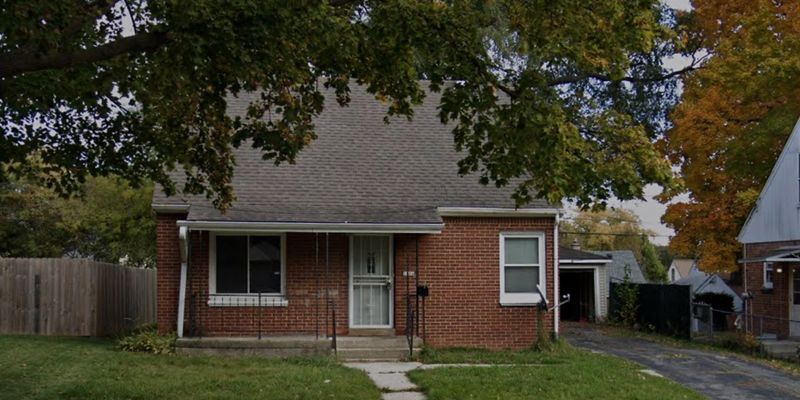 Milwaukee House: 5884 N 35th St