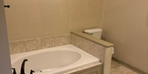 408 Sprucepine 5.jpg