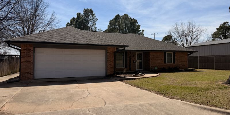 Shawnee House: 209 E Cammack St