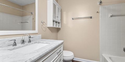 Red Oak Hall Bath.jpg