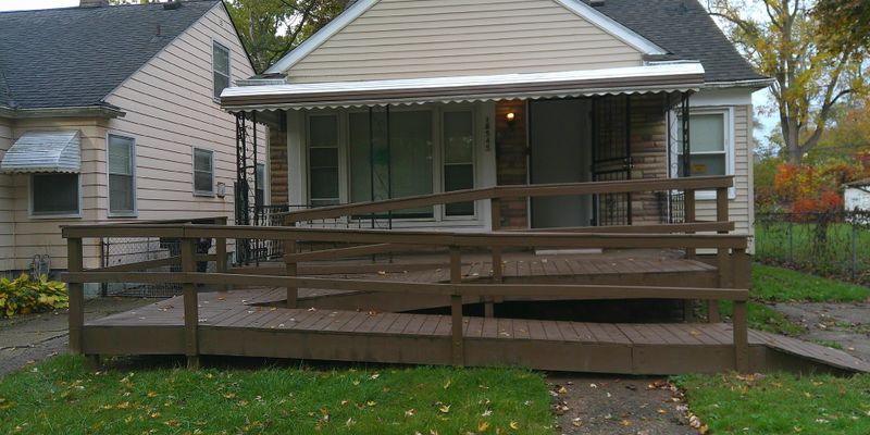 Detroit House: 18545 Riverview St