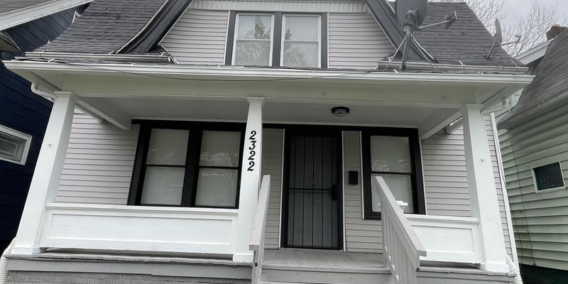 Toledo House: 2322 Upton Ave