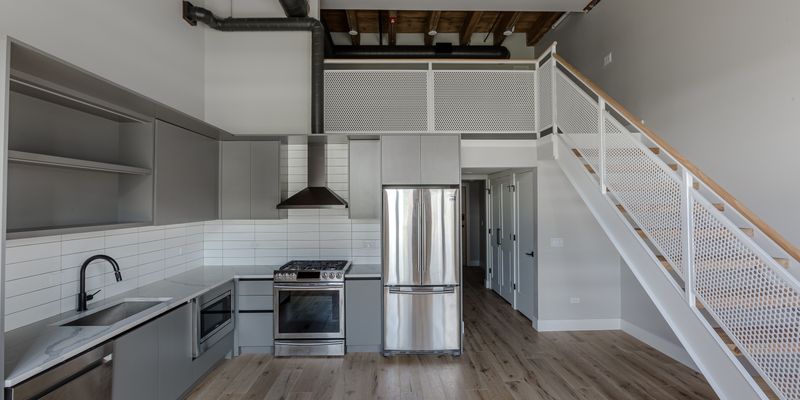 Chicago Apartment: 729 N Sangamon St