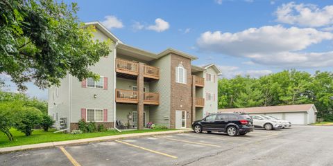 02-104 80 Circle Dr 5.jpg