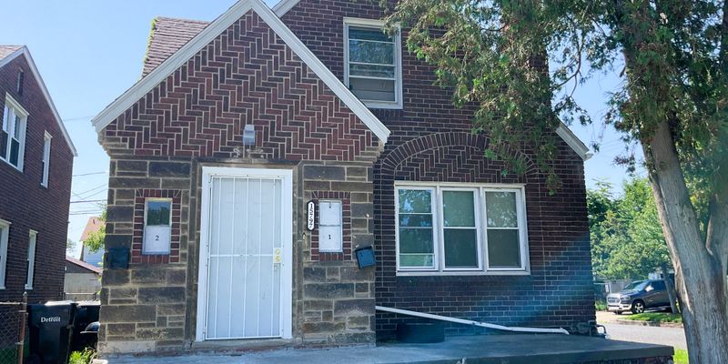 Detroit Apartment: 15797 Washburn St