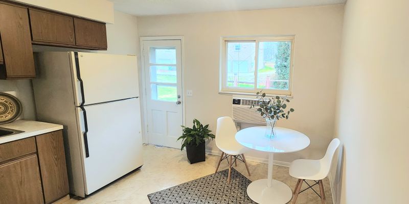Canal Fulton Apartment: 227 Ash St