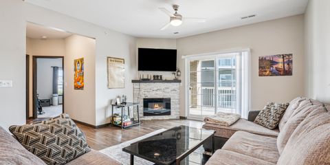 09-125_2869 Spring Rose Cir Unit 301.jpg