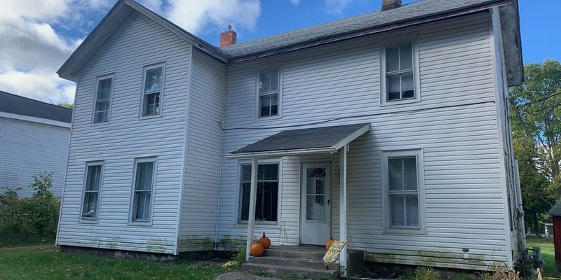 Union City Apartment: 208 Woodruff St