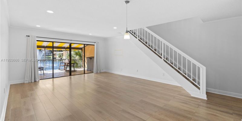 Hialeah Townhome: 15518 Braemar Ct