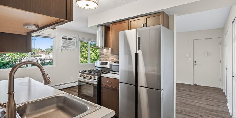 Minneapolis Apartment: 2710 Rosalyn Ct