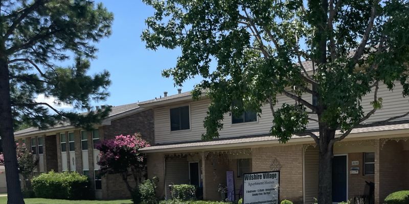Euless Apartment: 212 Wilshire Dr